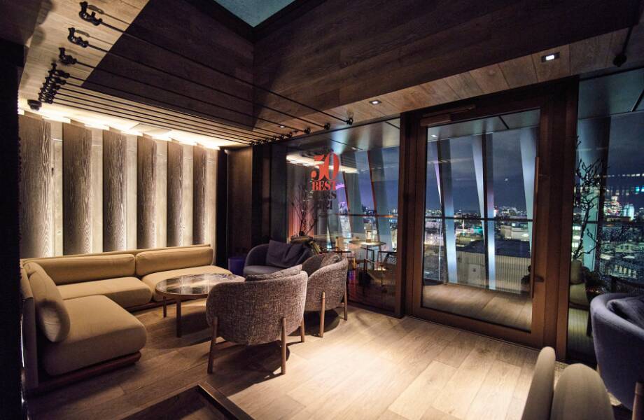 8 At the Londoner — interior photo 6