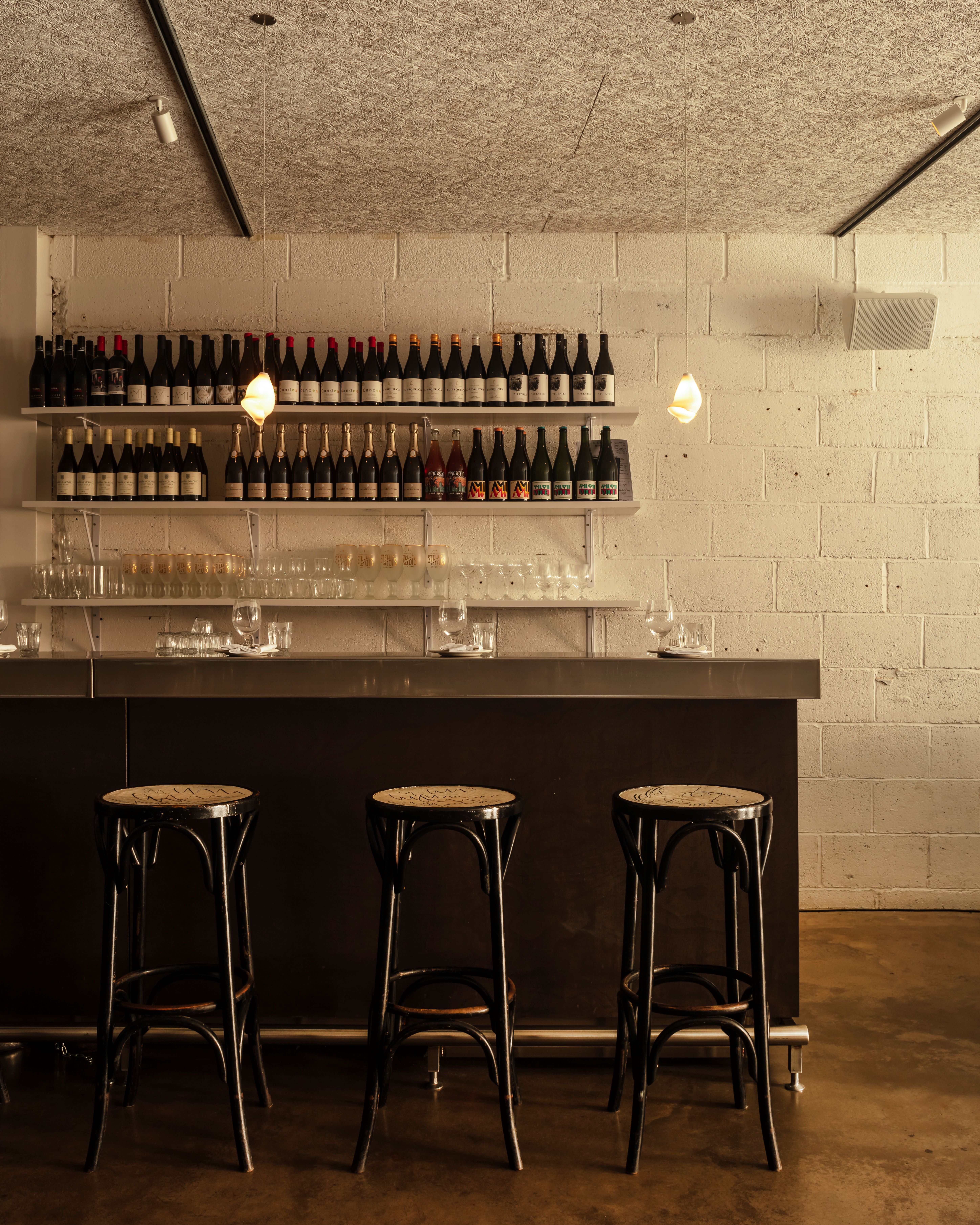 Bar Crispin — interior photo 3