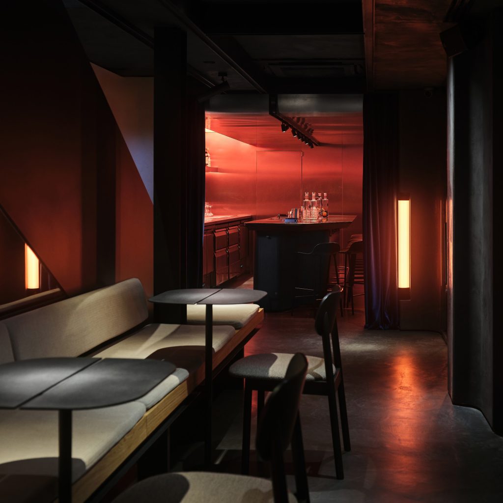 Bar Kinky — interior photo 3