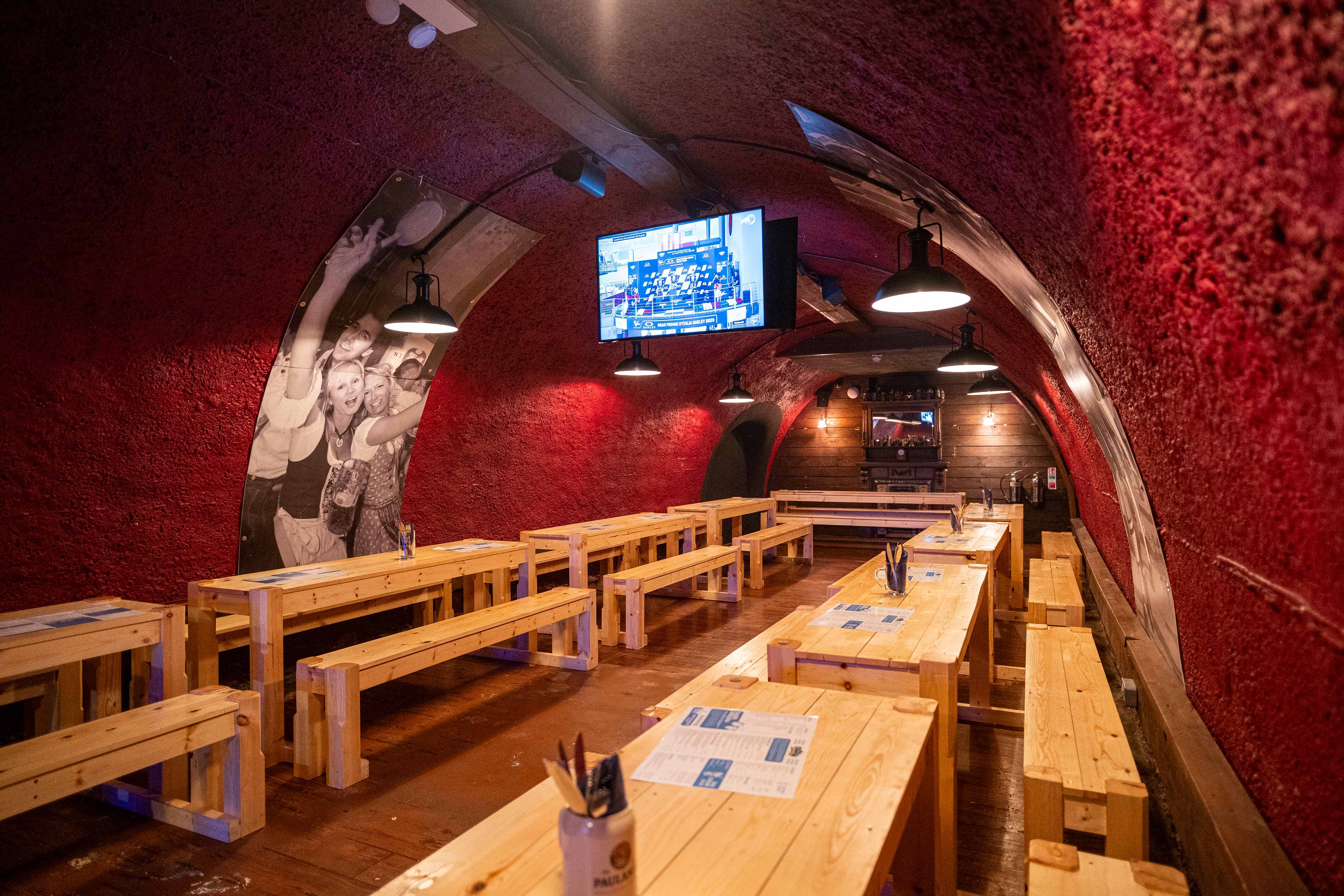 Bermondsey Bierkeller — interior photo 4