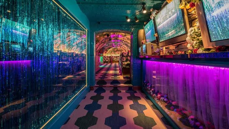 Blame Gloria - Cocktail Bar in Covent Garden — interior photo 4