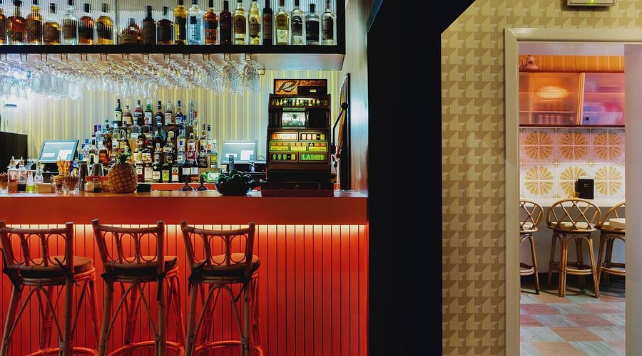 Bobby Fitzpatrick — interior photo 1