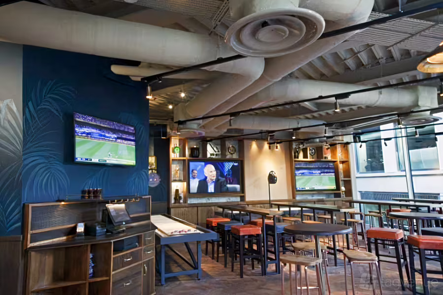 Broadwood Pub & Kitchen — interior photo 4