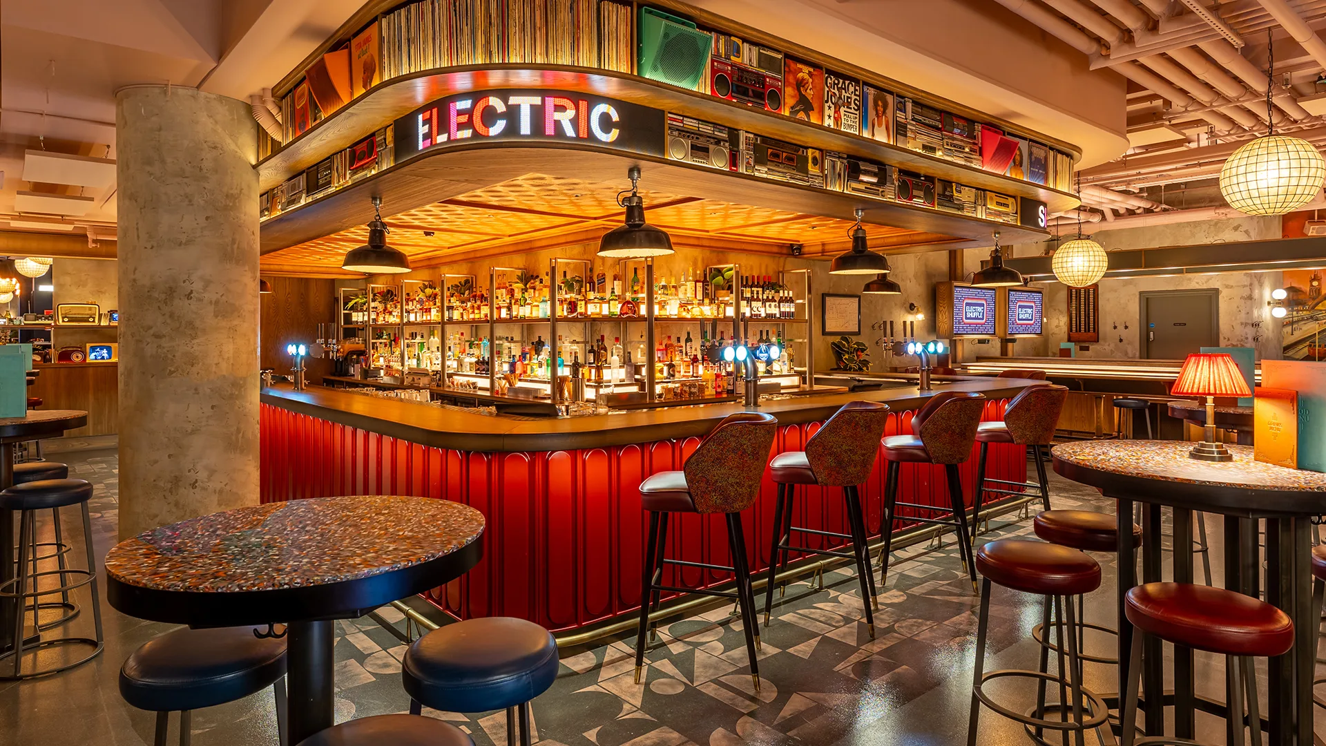 Electric shuffle - Kings cross — interior photo 1