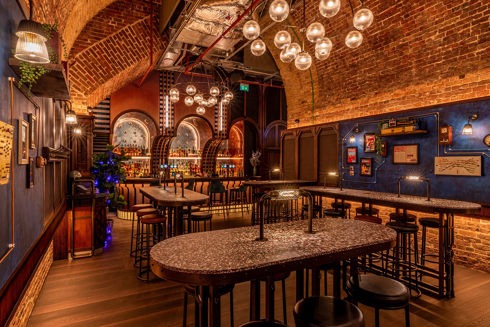 Electric shuffle - London Bridge — interior photo 4