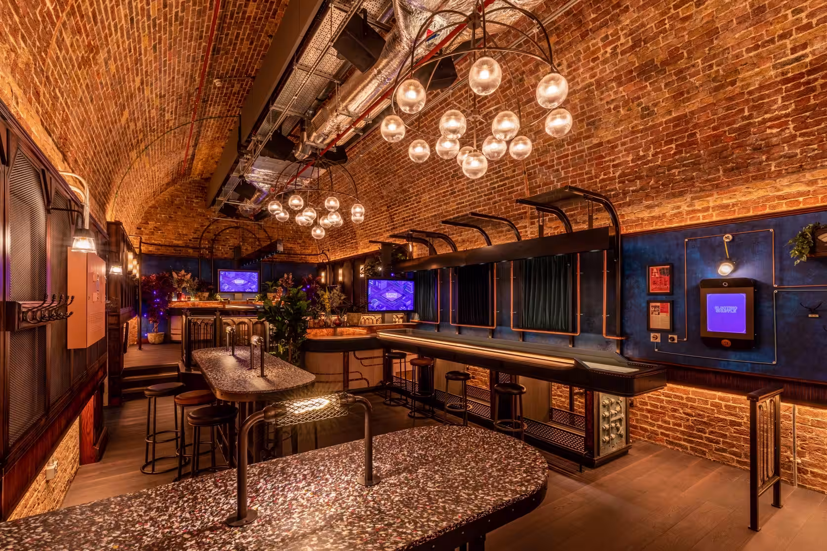 Electric shuffle - London Bridge — interior photo 5