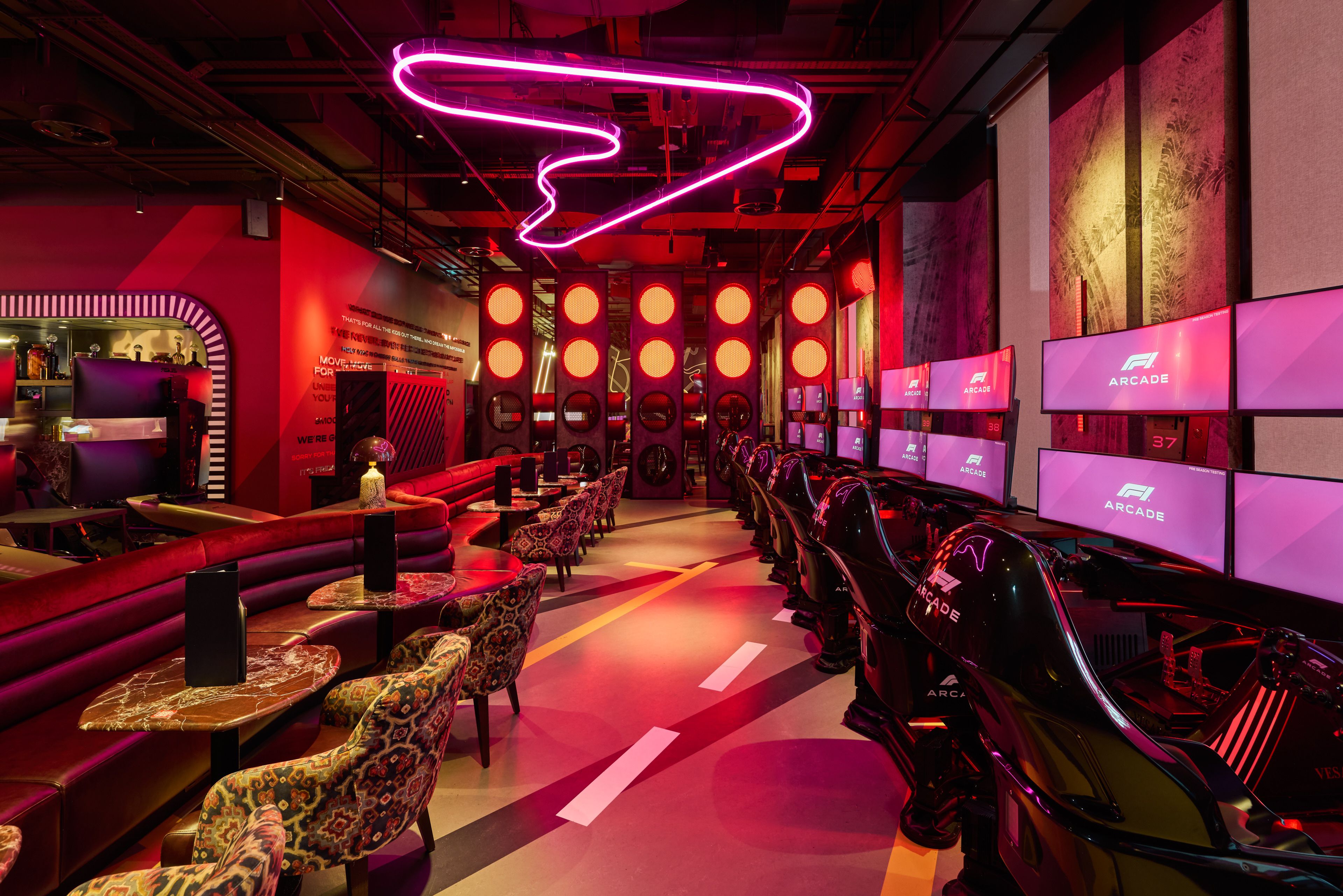 f1 Arcade — interior photo 4