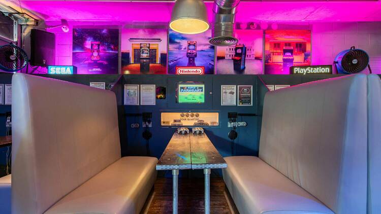 Four Quarters - Hackney — interior photo 1