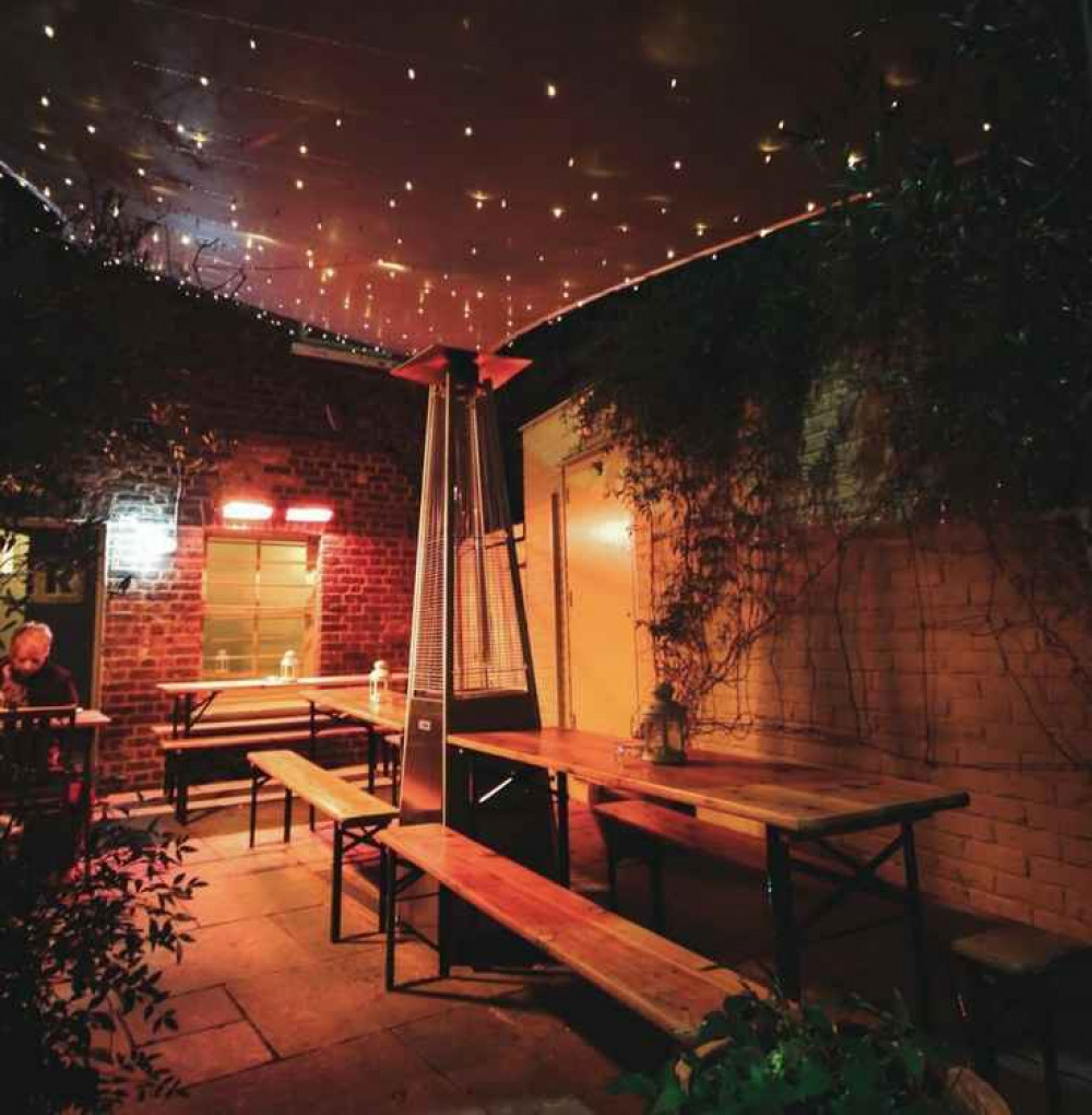 Goldfinch — interior photo 1