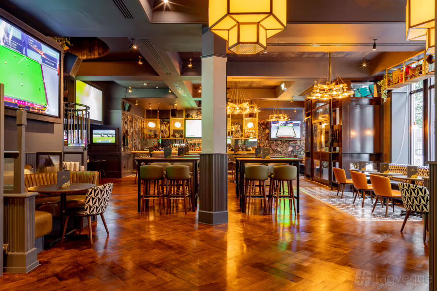 Goldwood Pub & Kitchen — interior photo 2