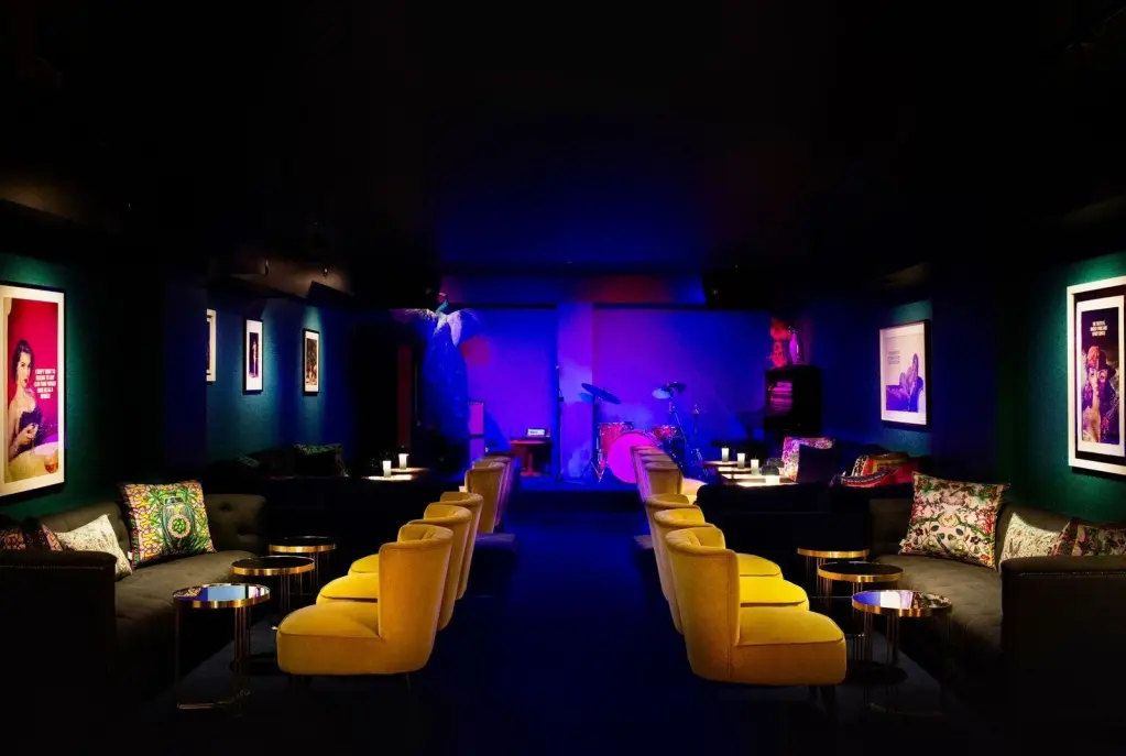 Hux Bar — interior photo 2