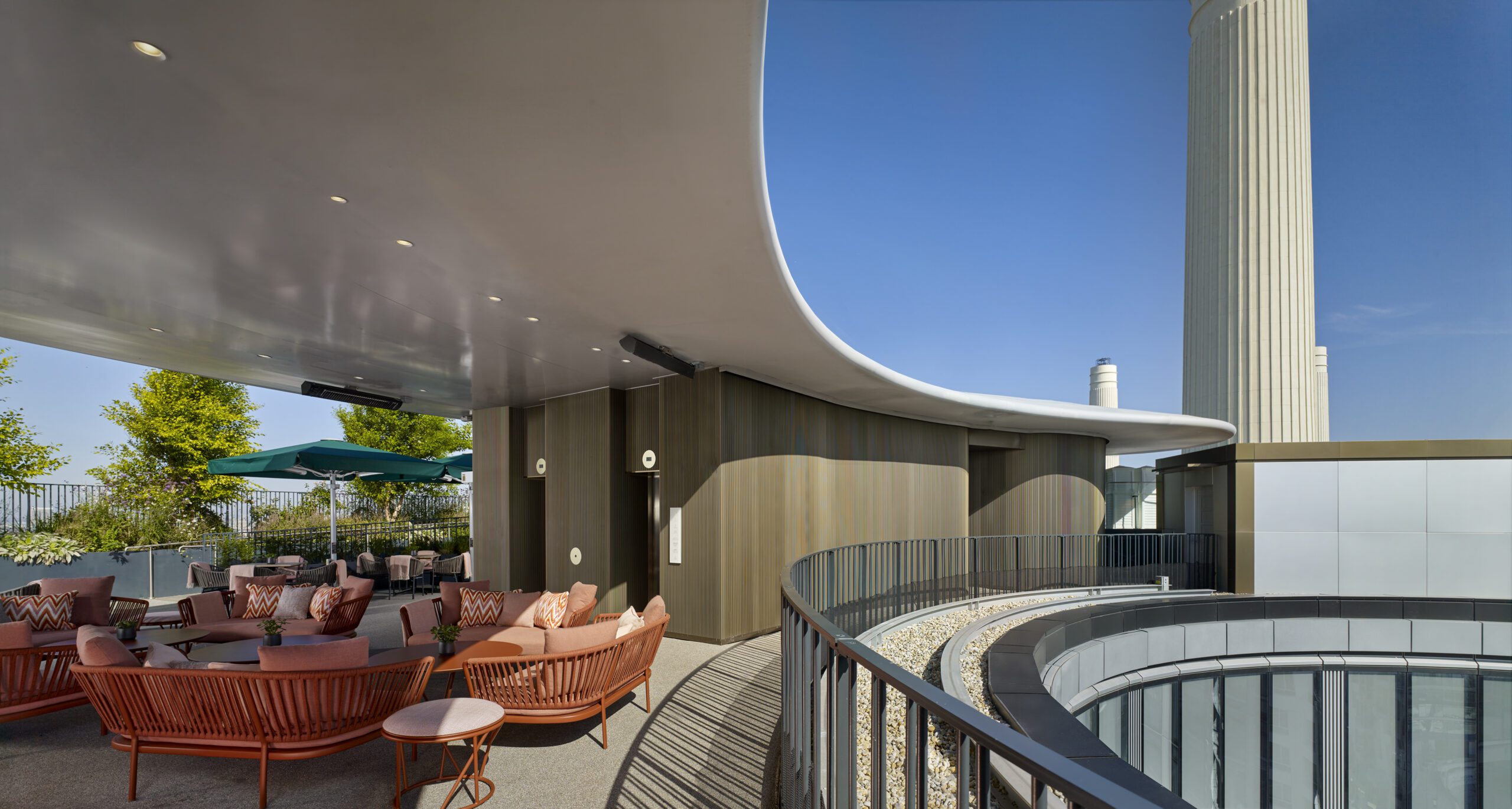 Joia Rooftop Bar — interior photo 1