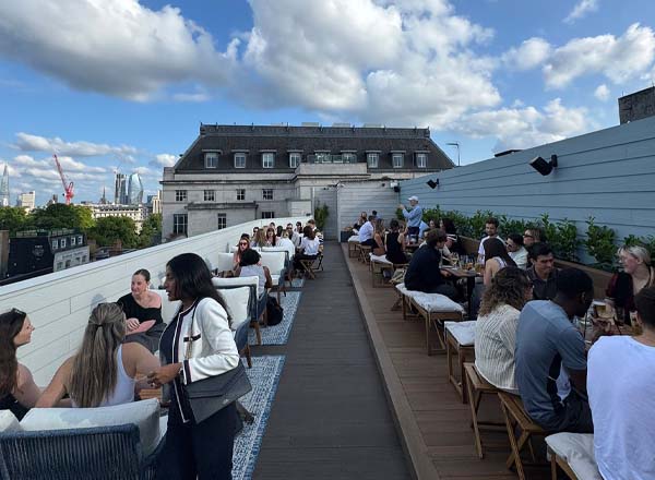 La'Yam Rooftop — interior photo 5