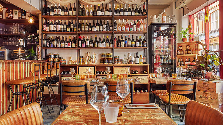 Lady of the Grapes — interior photo 2