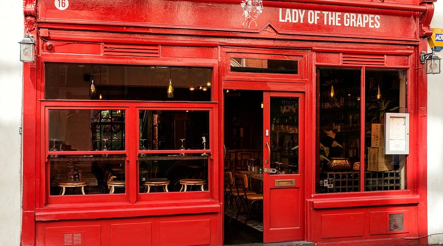 Lady of the Grapes — interior photo 4