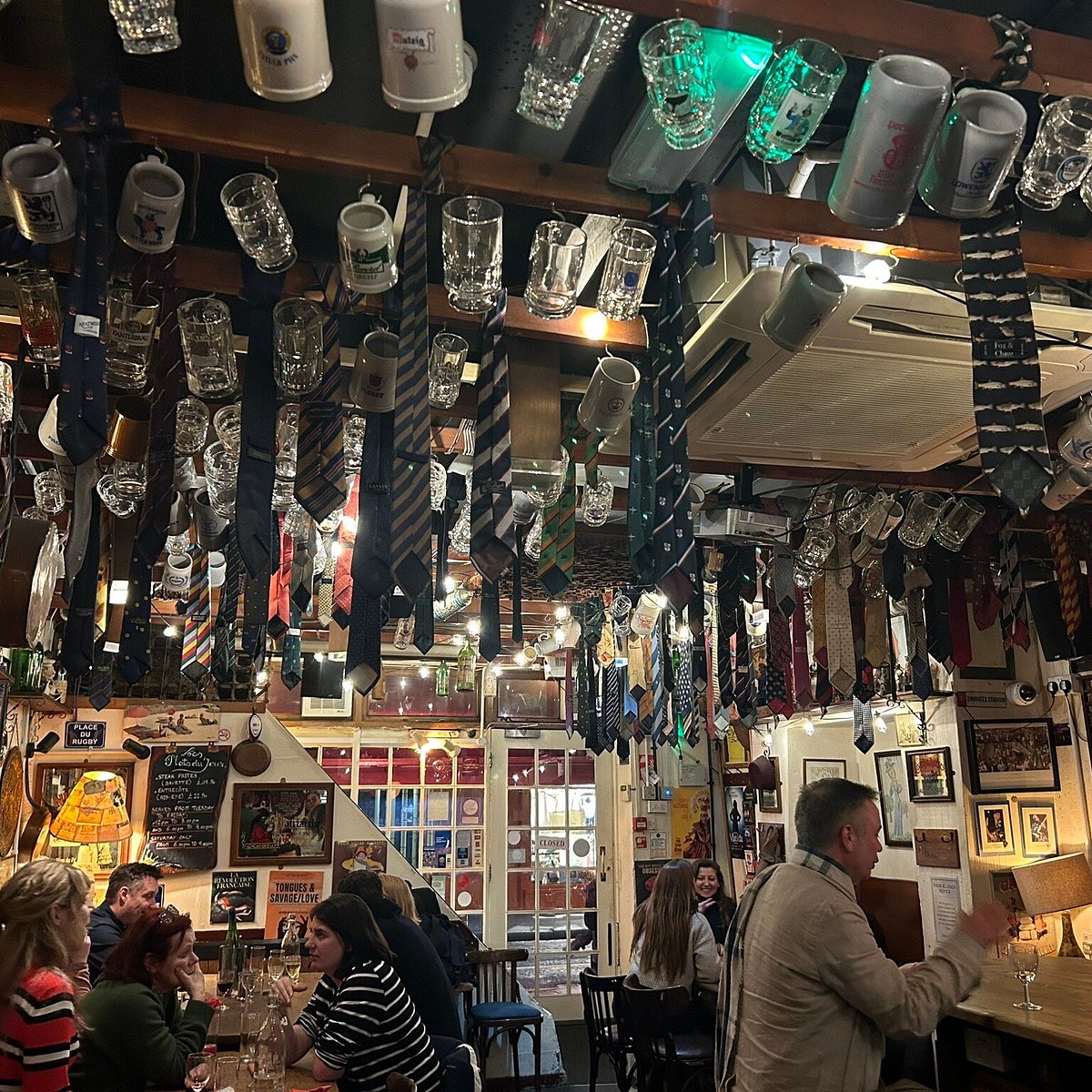 Le Beaujolais — interior photo 2