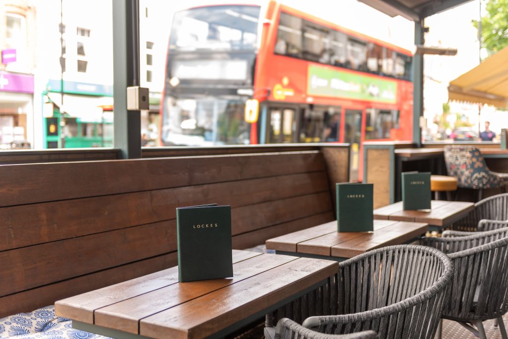 Lockes bar - Clapham Junction — interior photo 6