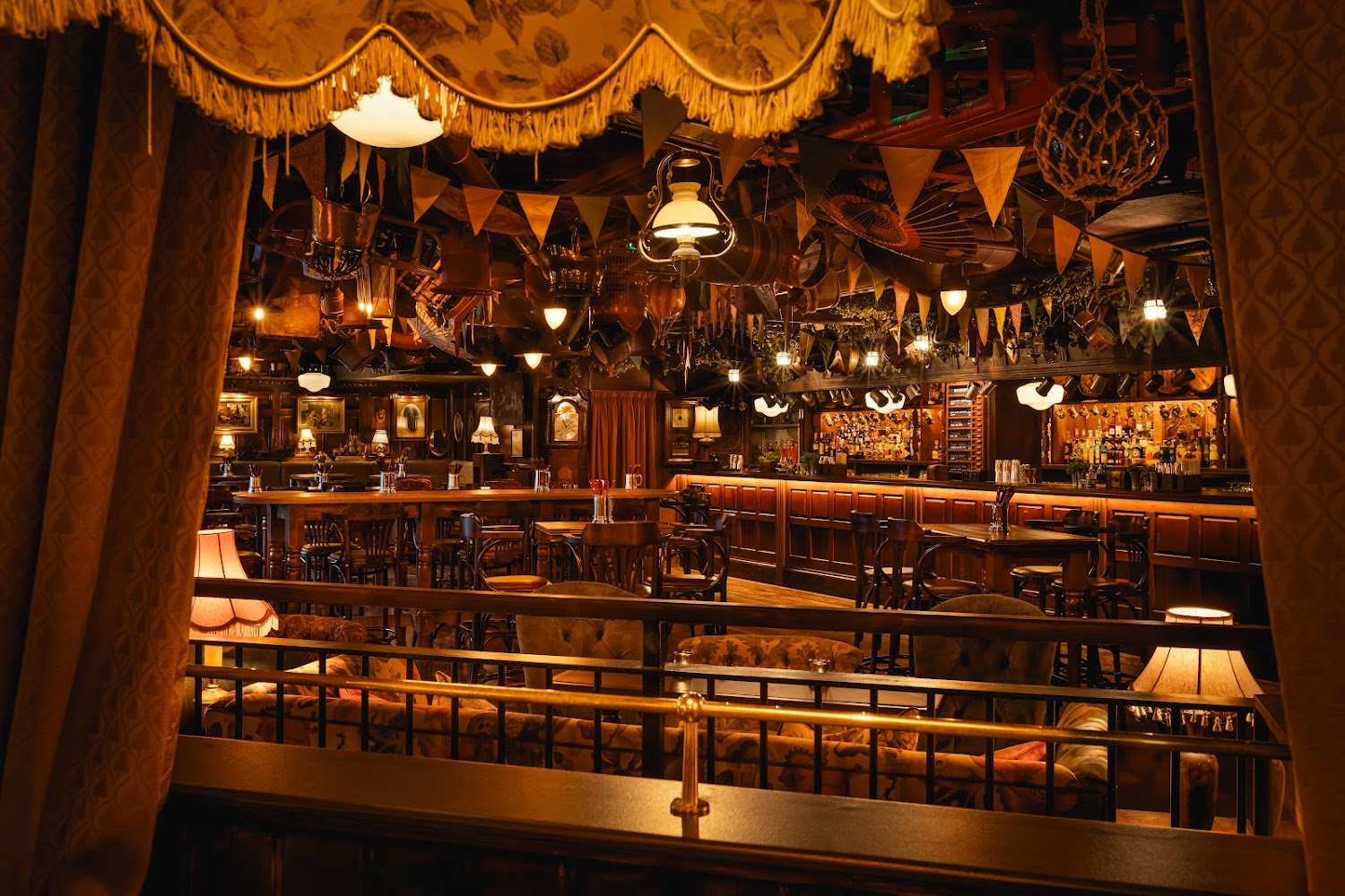 Mr Fogg's Market Tavern - Covent Garden — interior photo 1