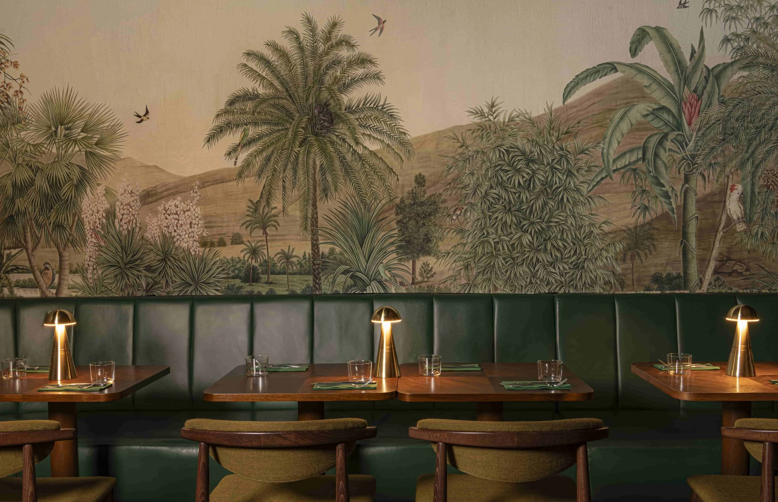Oriole — interior photo 1