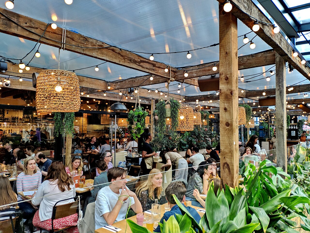 Players Social — interior photo 3