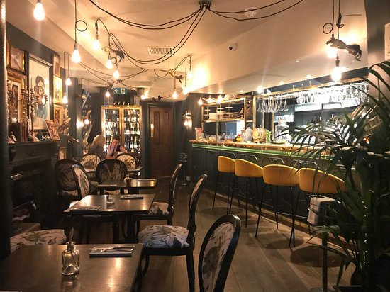 Plume Wine Bar — interior photo 1