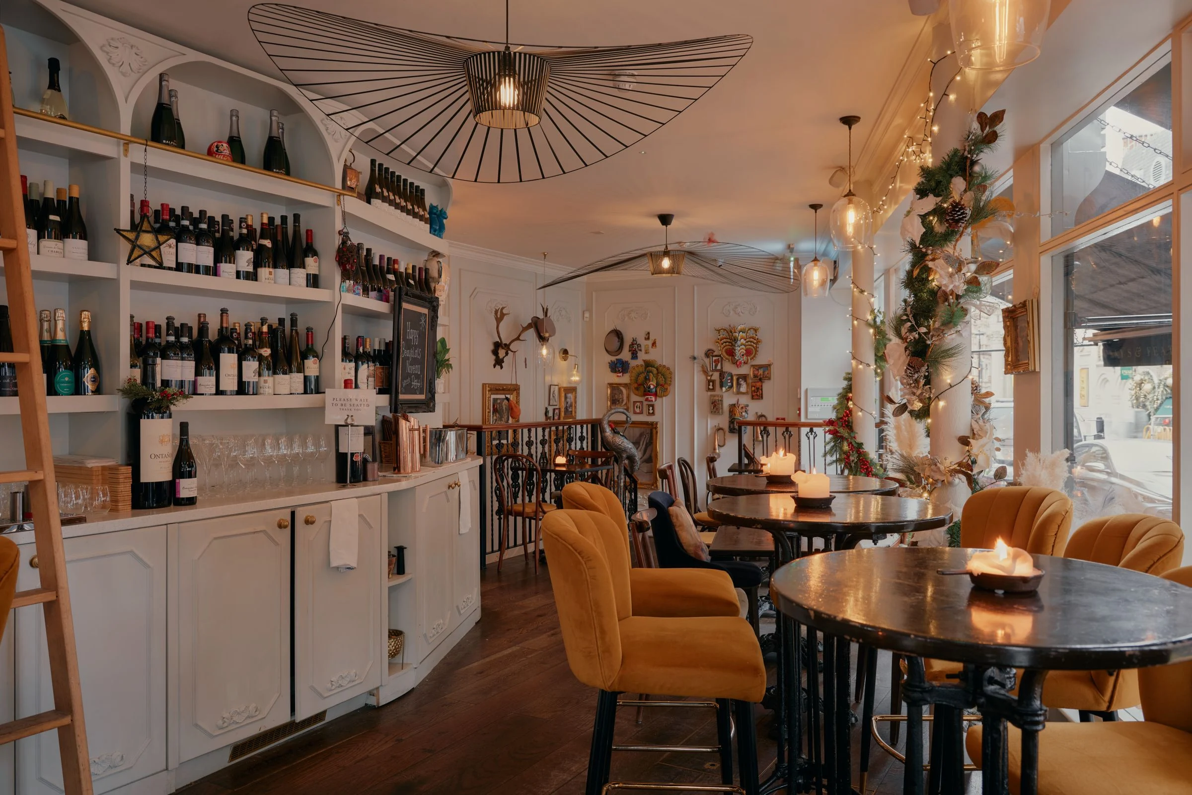 Plume Wine Bar — interior photo 4