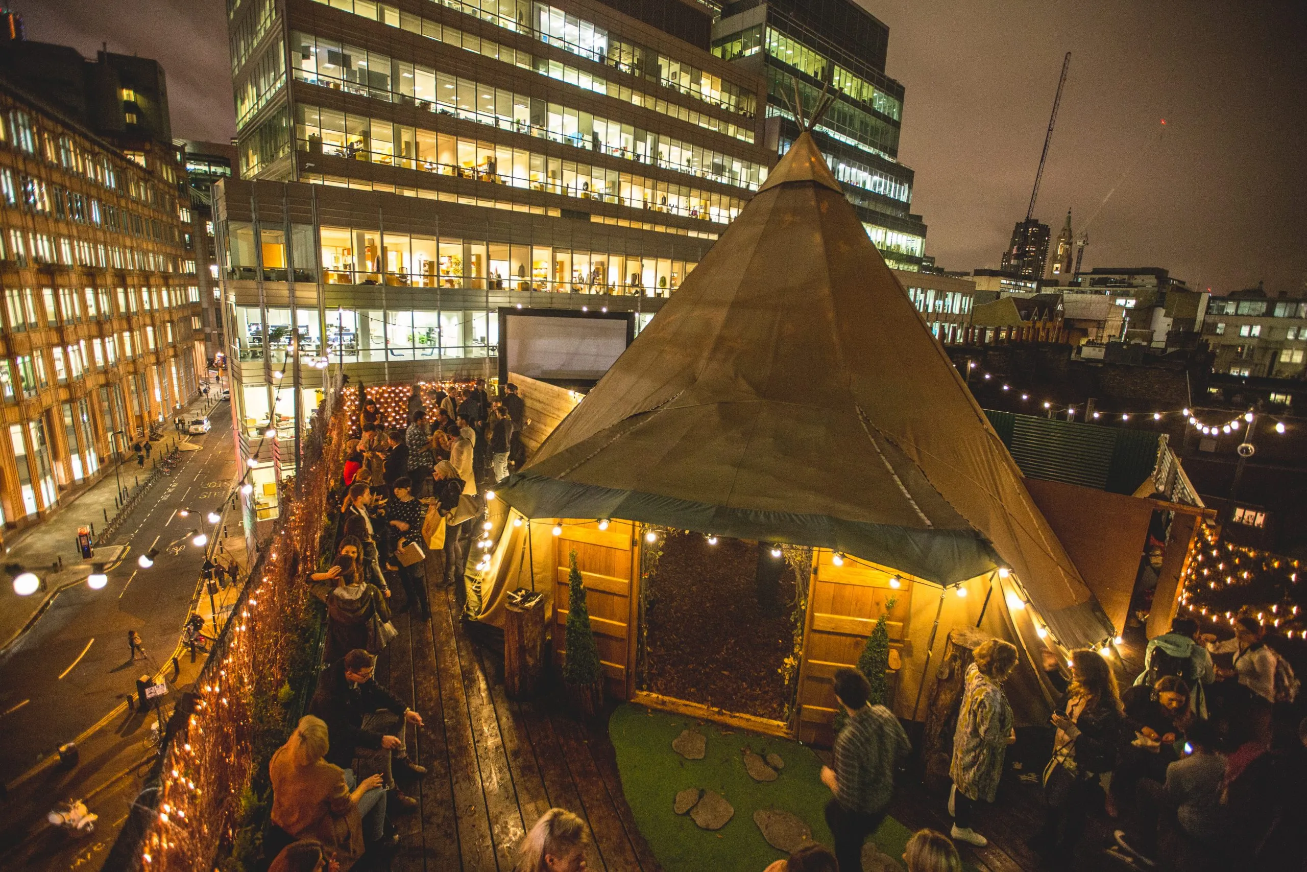 Queen of Hoxton — interior photo 6