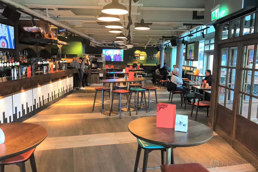 Redwood Sports Pub — interior photo 1