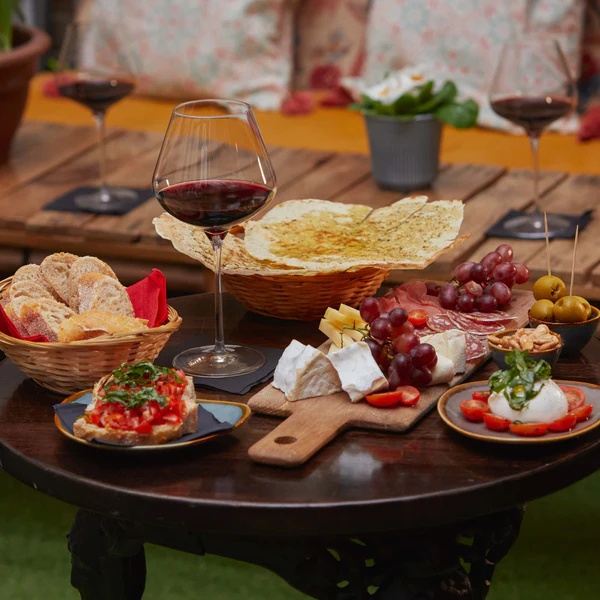 Shoreditch Wine House — interior photo 2