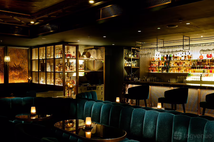 St James Bar — interior photo 3