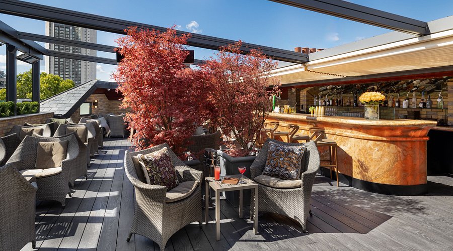 Stanley's Rooftop Bar — interior photo 1
