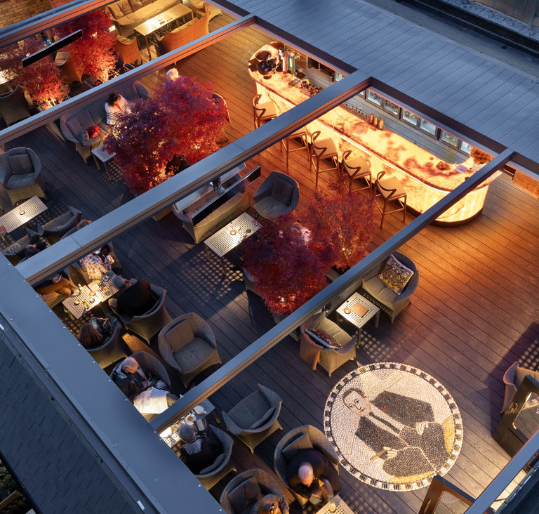 Stanley's Rooftop Bar — interior photo 3