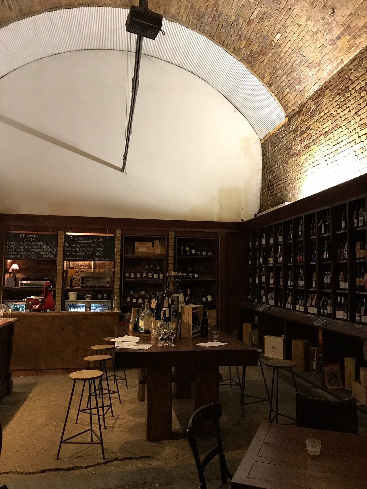 The Winemakers Club — interior photo 3